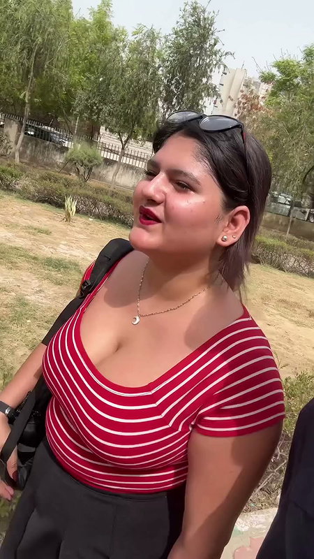 huge tits of desi lady jiggling while walkin in red top2