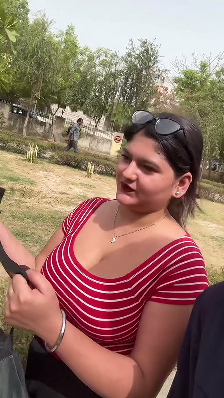 huge tits of desi lady jiggling while walkin in red top2
