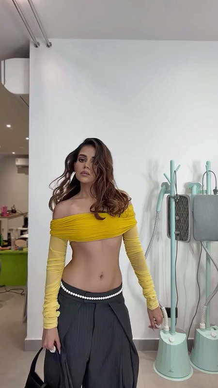 Komal_pandey_Sexy_Waist