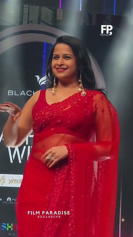 sadhika venugopa sexy navel in red saree2