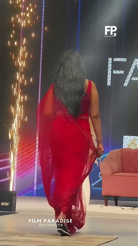 sadhika venugopa sexy navel in red saree2