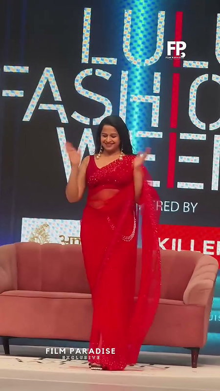 sadhika venugopa sexy navel in red saree2