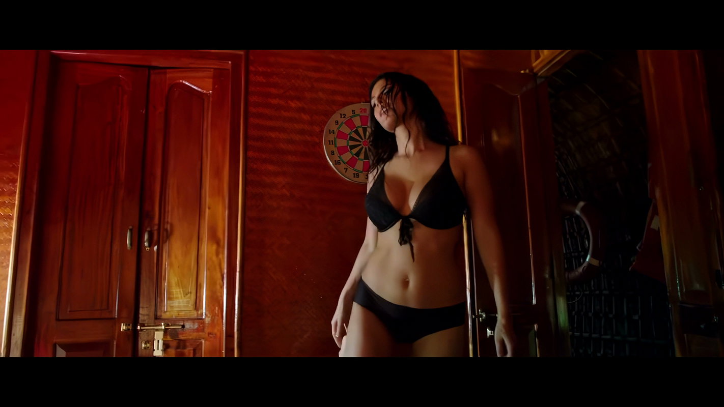 Sunny Leone – Black Bikini Jackpot Upscaled2