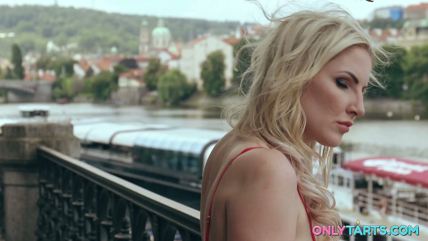 Georgie Lyall – Right Swipe, Cheat Night