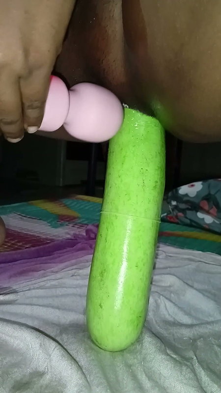 Bhabhi Ne chut ko phad Diya louki se
