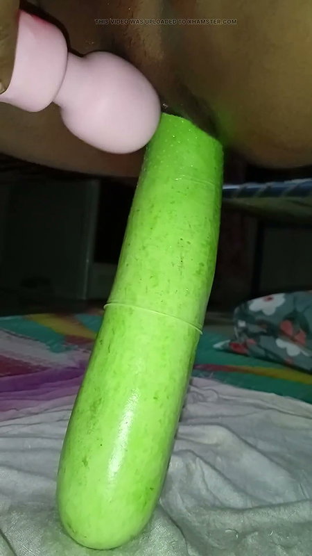 Bhabhi Ne chut ko phad Diya louki se