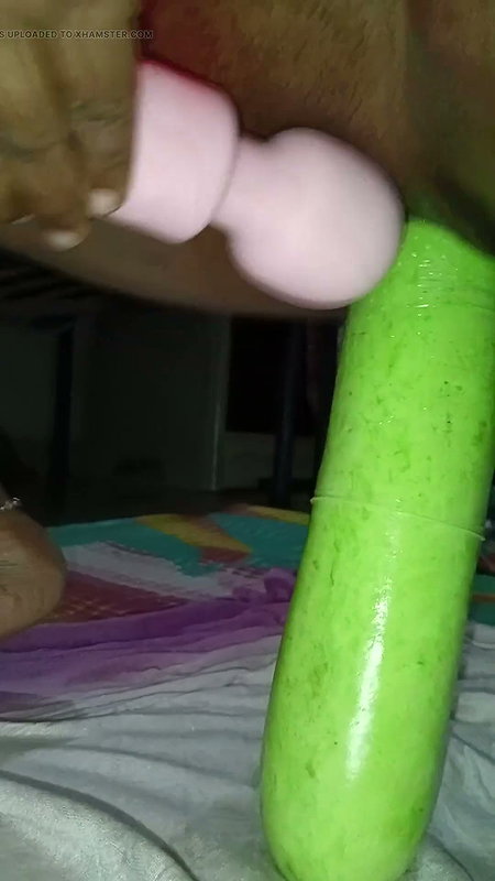 Bhabhi Ne chut ko phad Diya louki se