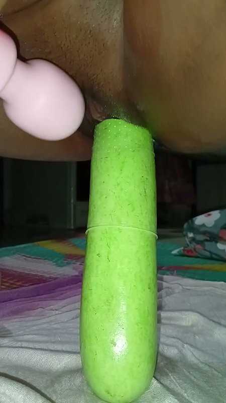 Bhabhi Ne chut ko phad Diya louki se