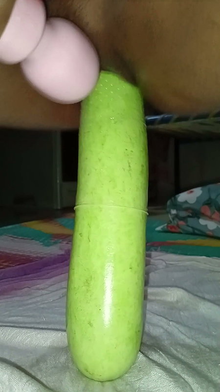 Bhabhi Ne chut ko phad Diya louki se