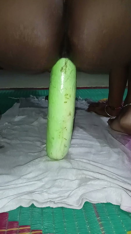 Bhabhi Ne jabardast louki chut me dala