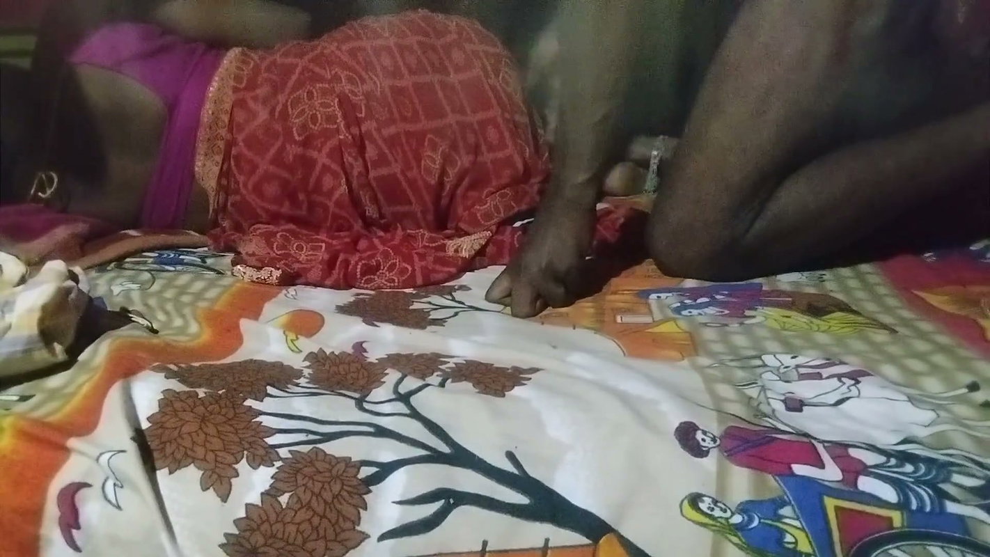 Chacha ne daru pikar so gaya to mai chachi ko khub pela