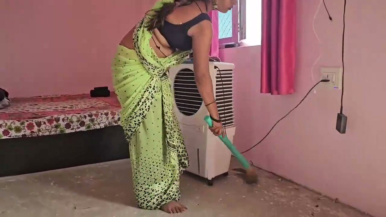 Chachi accidently sent nude pics to her bhatija, stepson ask her for fuck and she fucked by bhatija in HINDI Audio