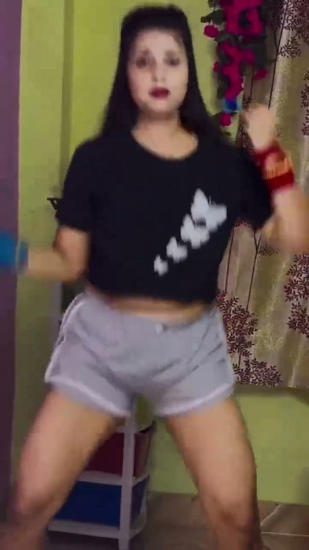 Indian Dehati young bhabhi aaur gav ka ladka aaj bhabhi ke bade bade boobs suma bhabhi bahot khush ho gai – boobs suking video h