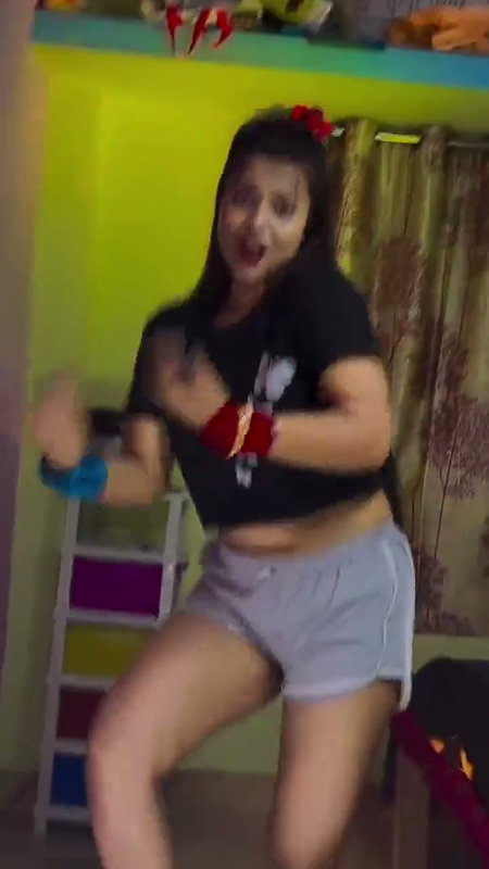 Indian Dehati young bhabhi aaur gav ka ladka aaj bhabhi ke bade bade boobs suma bhabhi bahot khush ho gai – boobs suking video h