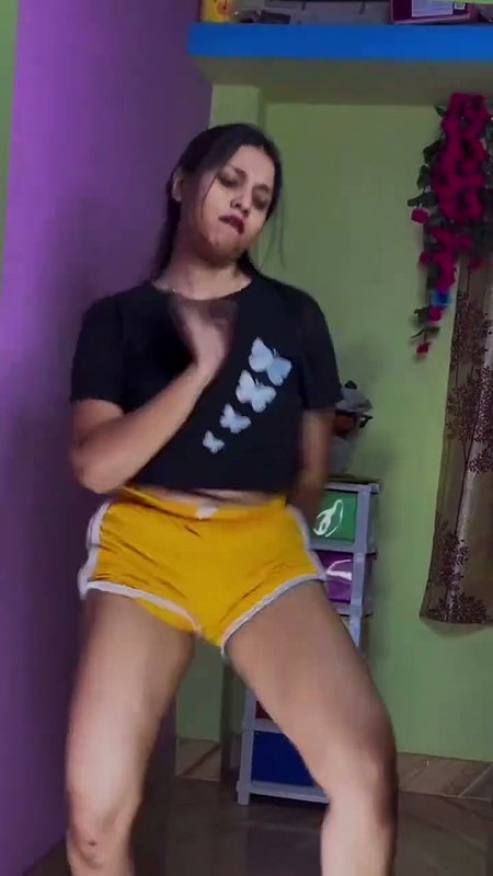 Indian Dehati young bhabhi aaur gav ka ladka aaj bhabhi ke bade bade boobs suma bhabhi bahot khush ho gai – boobs suking video h