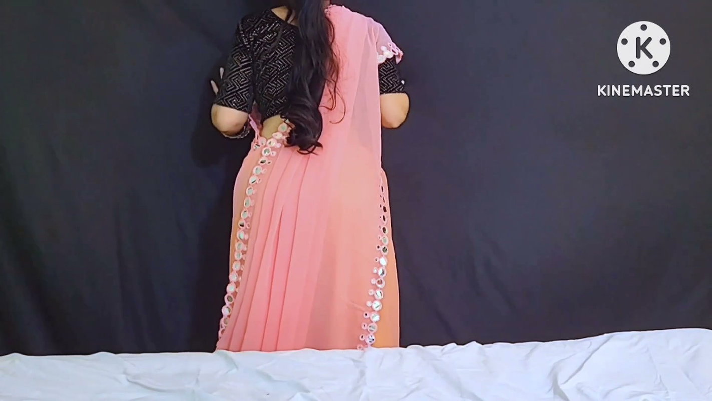 Lovely dever bhabhi affairs in bedroom when both are in erotic mood