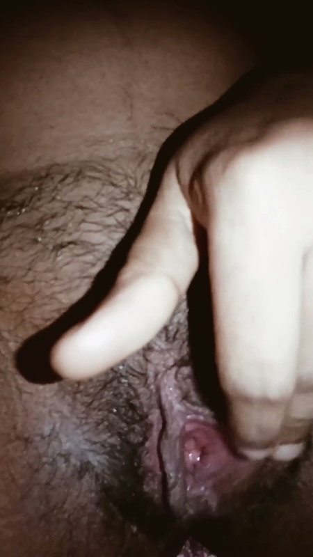 Mallu naughty mom fingering