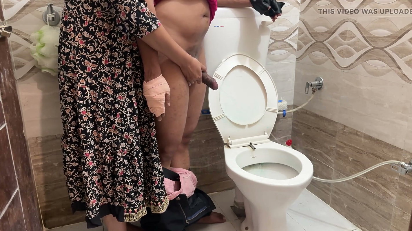 Step Stepmom Helping Her Injured Step Stepson to Wash and Seduced Him. Finally End up with Sucks His Cock, Before Getting Fucked