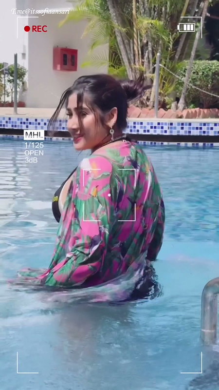 HOTNESS IN BIKINI SEDUCTION IN POOL CAPTIVATING HQ VIDEO2