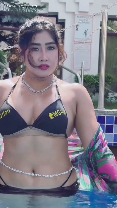 HOTNESS IN BIKINI SEDUCTION IN POOL CAPTIVATING HQ VIDEO2