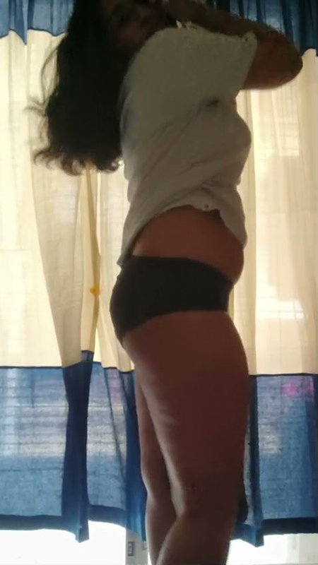 Horny Girl Showing update3