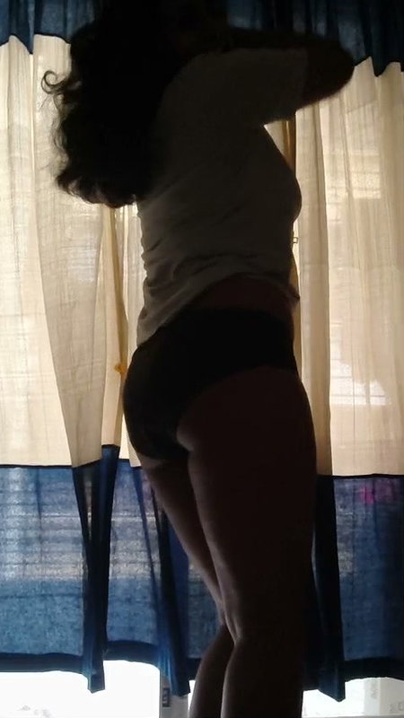 Horny Girl Showing update3
