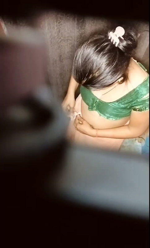 camera village bhabhi changing clothes secretly capture 22