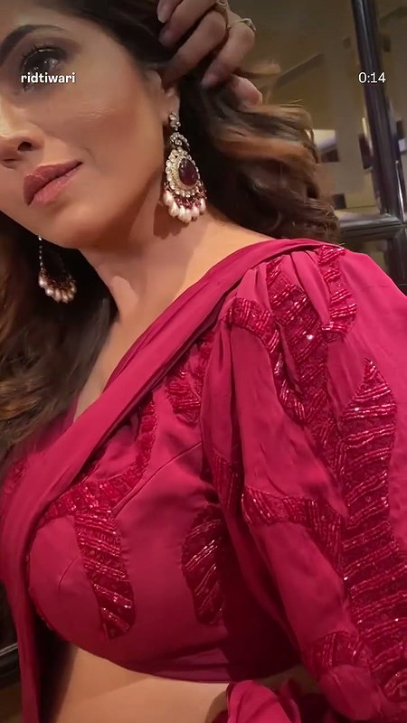 sEXY HOT ANVEL IN RED DRESS2