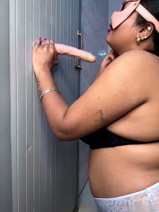 Chubby Babe Bathroom Cam Show 22