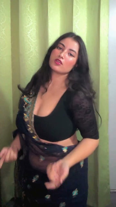 fleshy punjabi girl deep navel and boobs 22