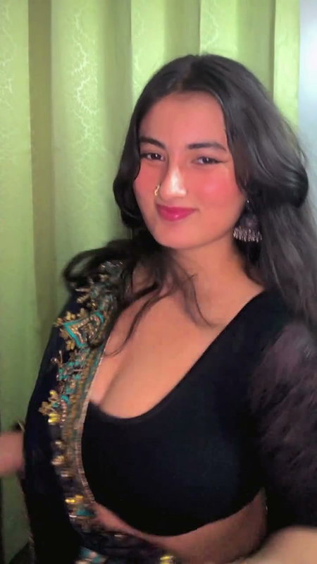 fleshy punjabi girl deep navel and boobs 22