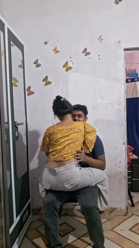 Delivery boy with Indian Beautiful Wife Fu.cking hot