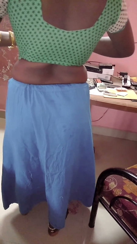 Desi Tamil Wife Renu Wet Nude Body Towel Dry & Slow Saree Dressing Tease! Indianhotwifex
