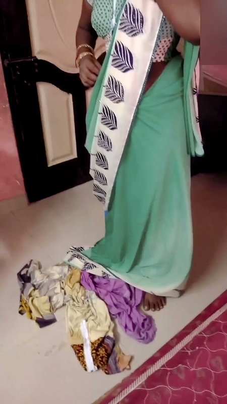 Desi Tamil Wife Renu Wet Nude Body Towel Dry & Slow Saree Dressing Tease! Indianhotwifex