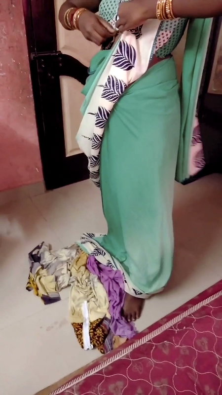 Desi Tamil Wife Renu Wet Nude Body Towel Dry & Slow Saree Dressing Tease! Indianhotwifex