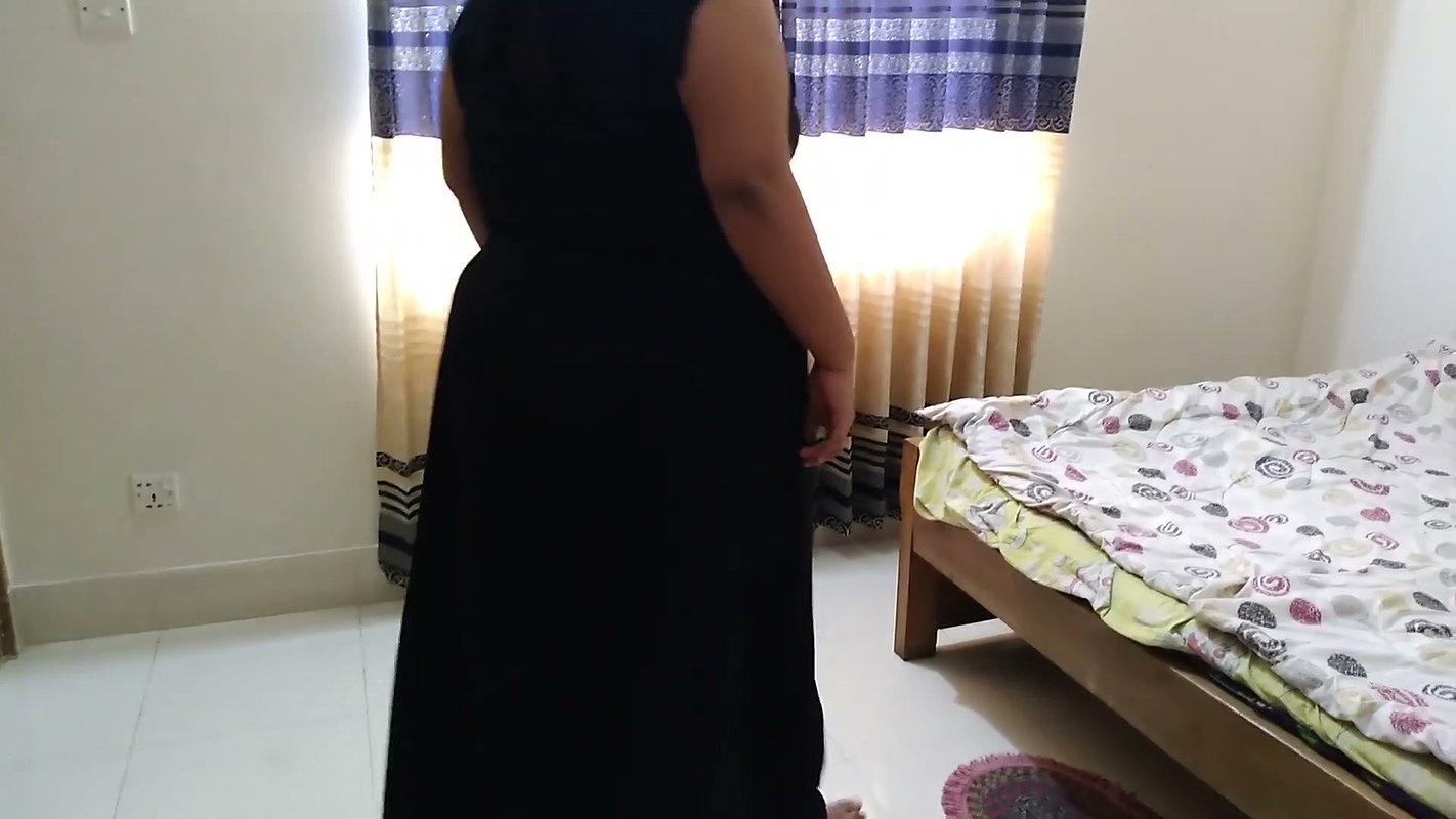 Exchange 500 Rupees From Saudi Street to Fuck Indian 20 Year Old Girl with Huge Boobs to Hotel Room