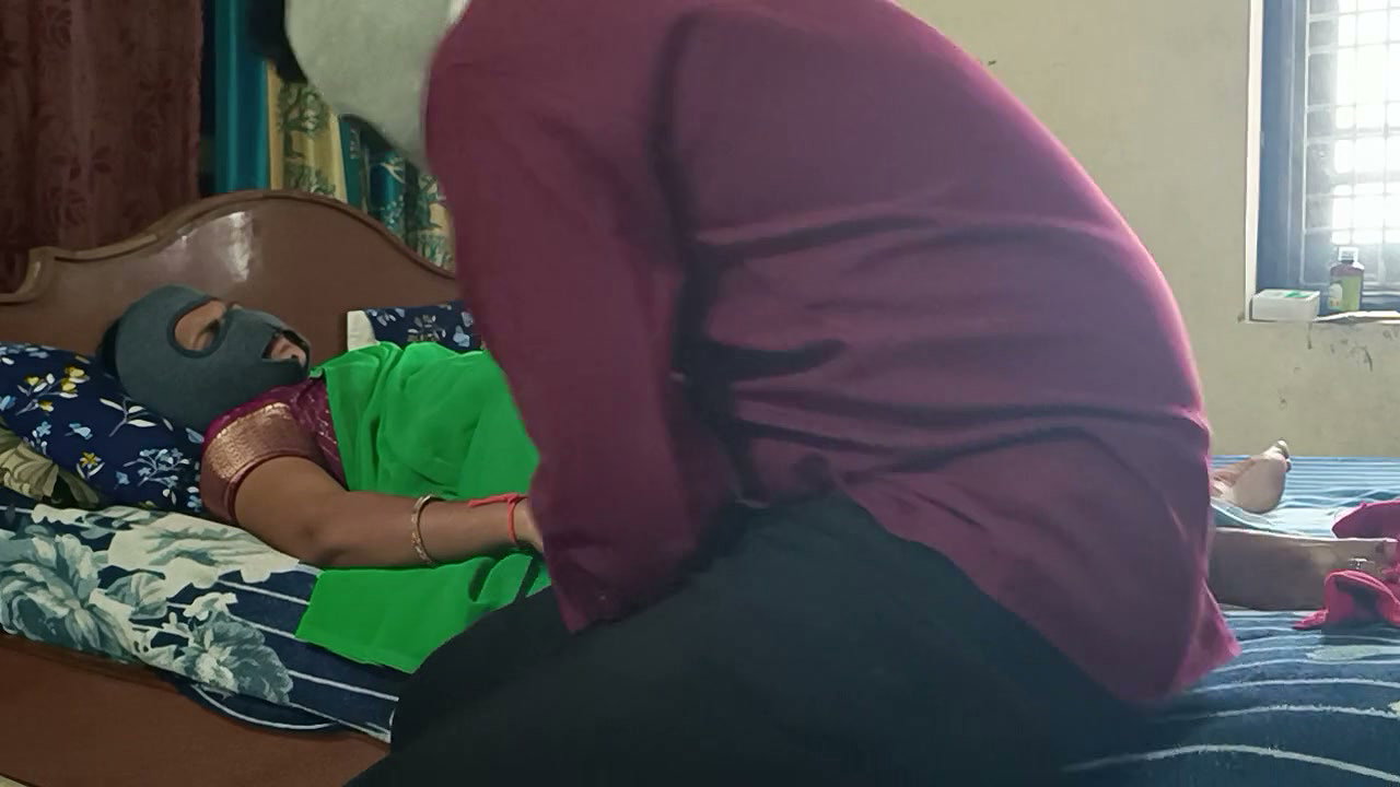 Desi Hot Beautiful Aunty Fucking with Maid in Bedroom Enjoy Sex with Him