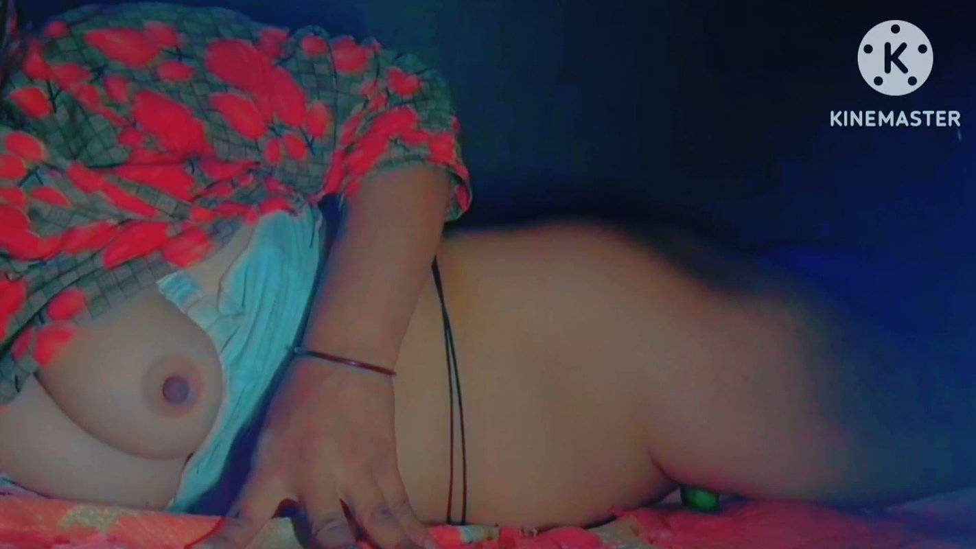 Hot Beautiful Sexy Desi Asian Hotness College Girl Mms Video Calming the Fire of Her Youth with Cucumber Inside Hot Pussy