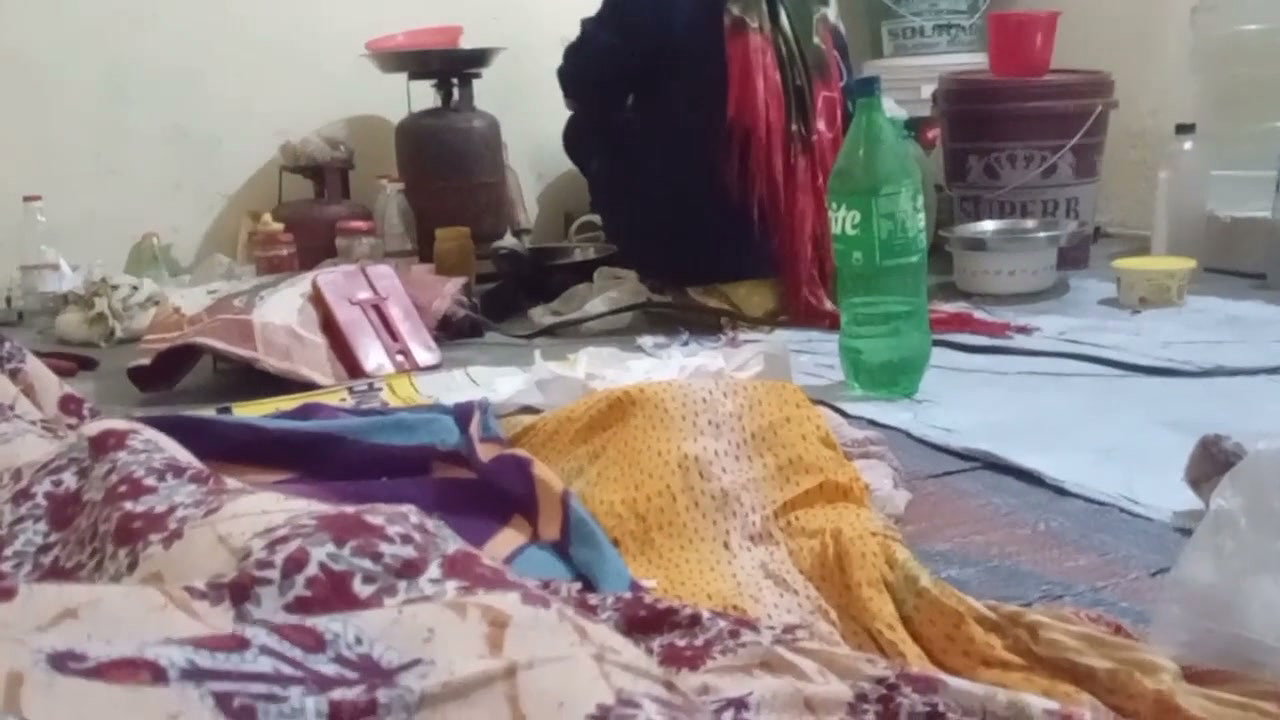 I Was Cooking and the Guy Masturbated Behind My Back. Indian Desi Boy and Mummy