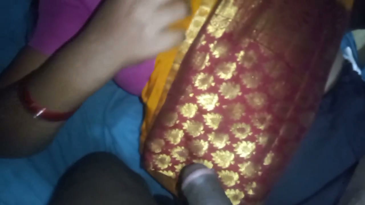 Indian Thelgu Bhabhi Housewife Fucking in Homemade