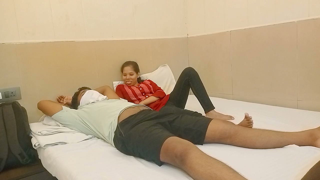 She Don’t That Her Friend Is Watching Her. She While Was Sucking Ber BF Dick