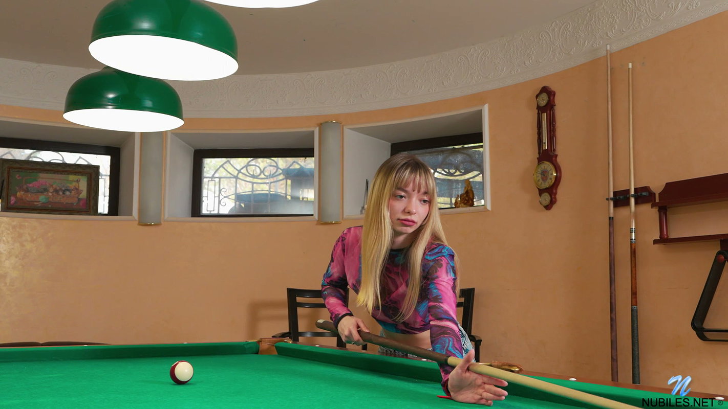 Nixie Vale – Let Me Hold Your Stick