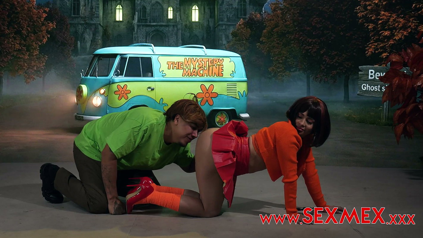Nicole Zurich – NO SCOOBY DOO – SHAGY AND VILMA – BANGIN’ IN THE HAUNTED MANSION