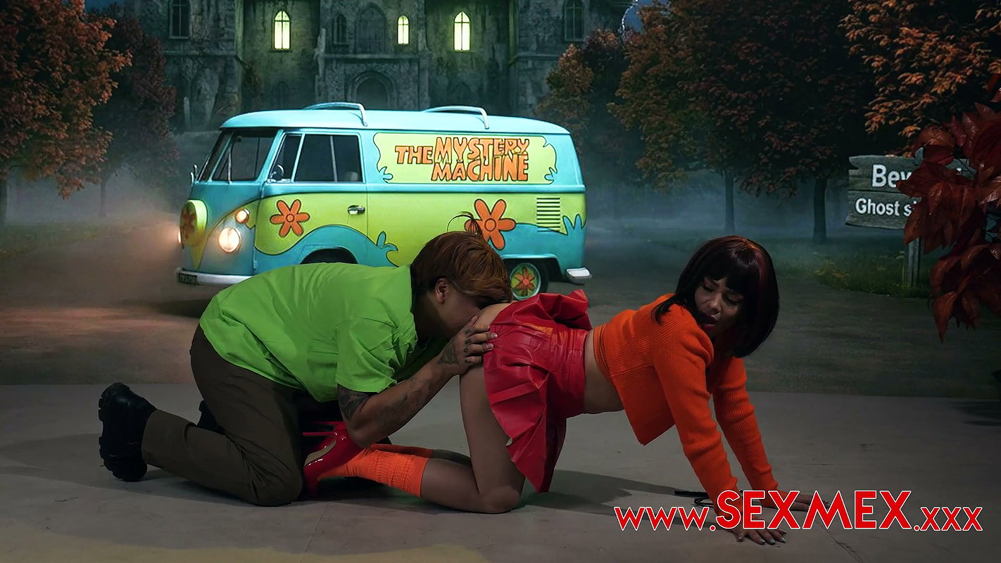 Nicole Zurich – NO SCOOBY DOO – SHAGY AND VILMA – BANGIN’ IN THE HAUNTED MANSION