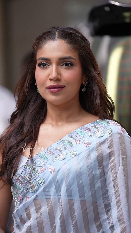 HOT BABE TEMPTING IN SAREE GF MATERIAL 2 1