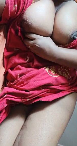 milf mallu showing Her big boobies and hairy pussy 2
