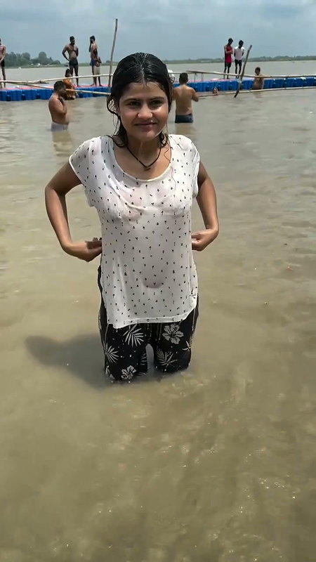 Model Vanshika Hapur Shower in River Nipples were Visible Through Her Clothes 2 1