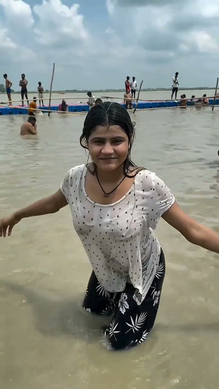 Model Vanshika Hapur Shower in River Nipples were Visible Through Her Clothes 2 1