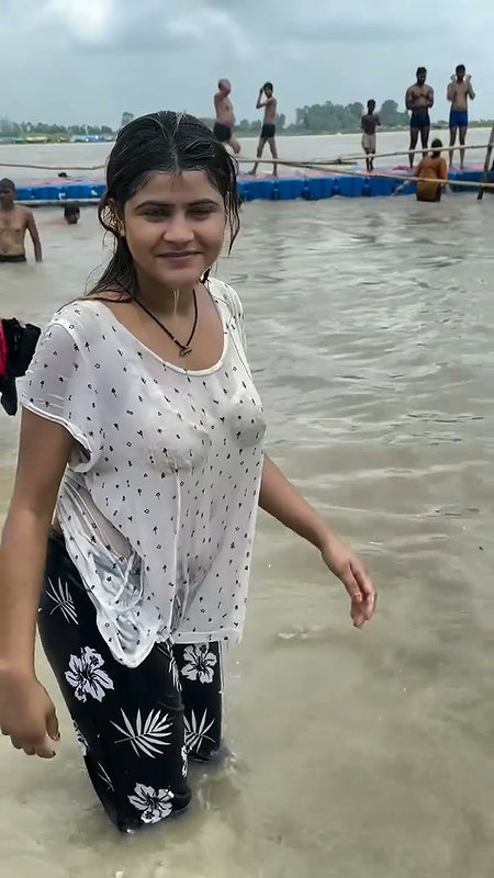 Model Vanshika Hapur Shower in River Nipples were Visible Through Her Clothes 2 2