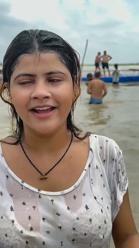 Model Vanshika Hapur Shower in River Nipples were Visible Through Her Clothes 2 2